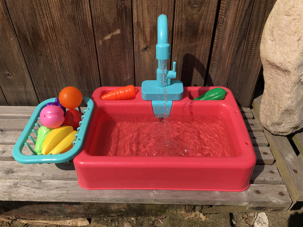 Kids kitchen sink playset – child playing with sink and play food – Bambelou UK