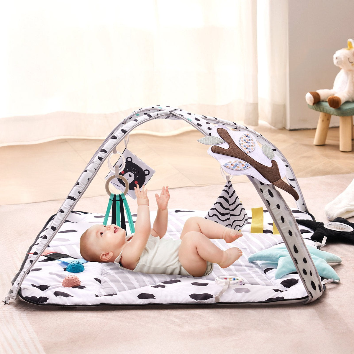 Baby play gym mat – close-up of mat fabric texture – Bambelou UK