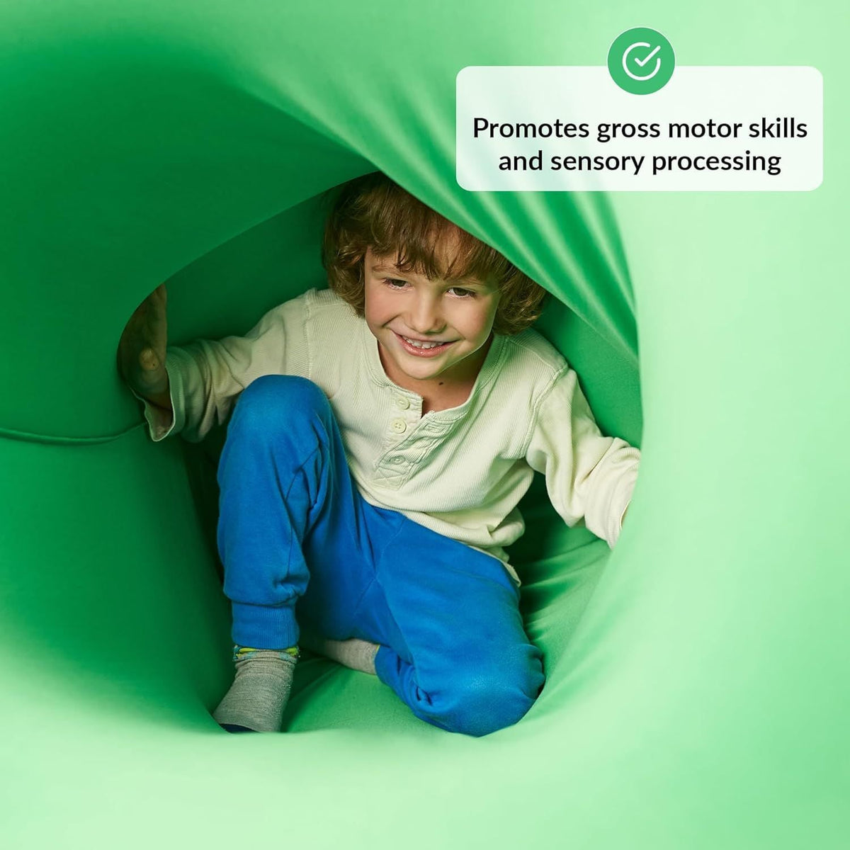 Pop-up sensory play tunnel – child crawling through the tunnel – Bambelou UK
