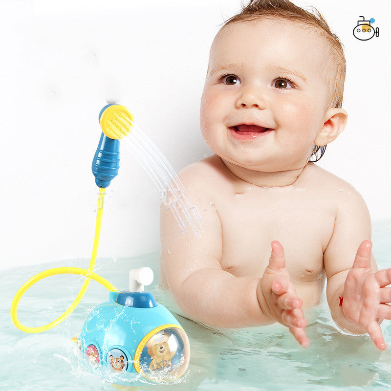 Light-up submarine bath toy – toddler playing with submarine in the bath – Bambelou UK